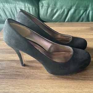 Madden Girl Getta Black Suede Pump size 6.5